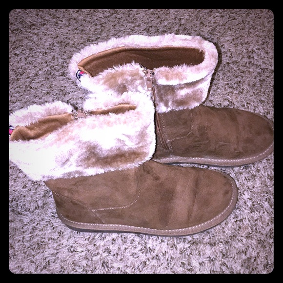 Boots - Picture 2 of 6